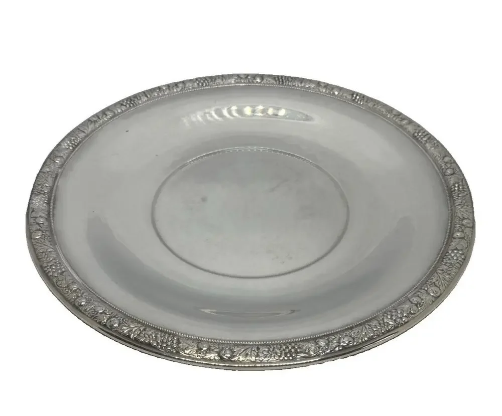 Mid 20th Century Lunt 10 3/4” Round Silver Plated Tray Grape Fruit Edge Design